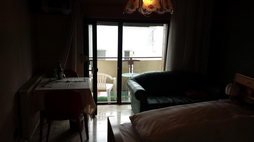Hotel Zur Guten Quelle Selters  Oda fotoğraf